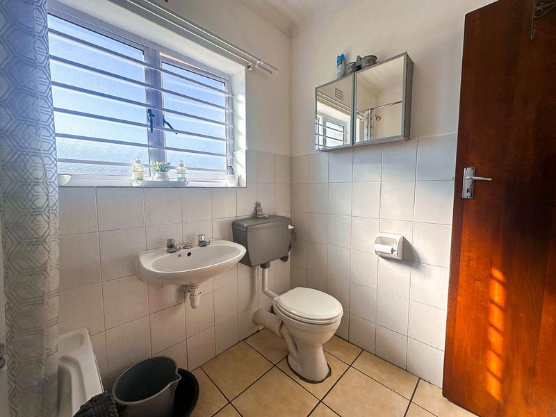 2 Bedroom Property for Sale in Oakglen Western Cape